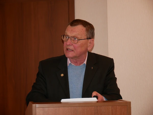 Керівництво Академії відвідало Інститут загальної енергетики НАН України Новосельцев